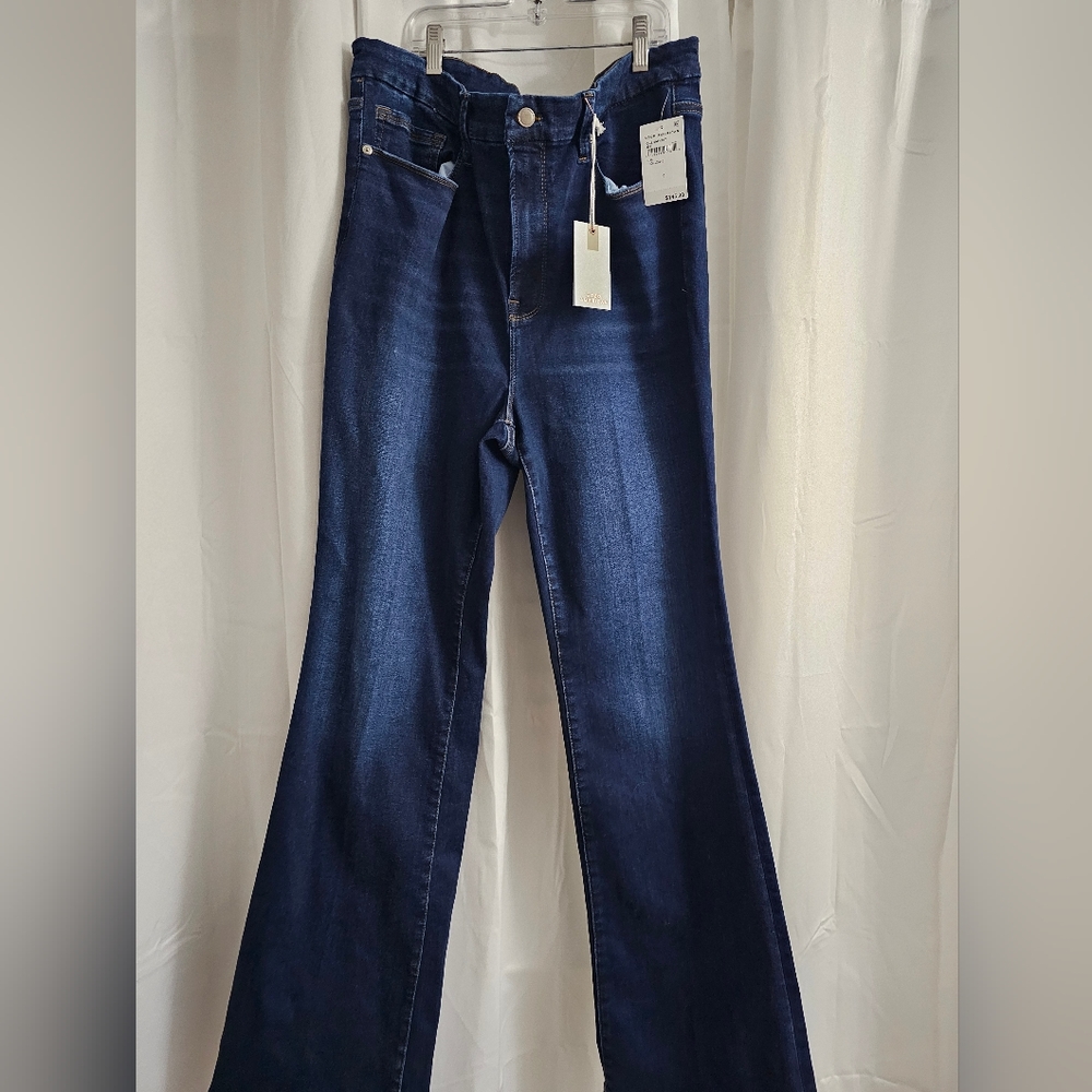 BNWT Good American Always fits flare Jeans